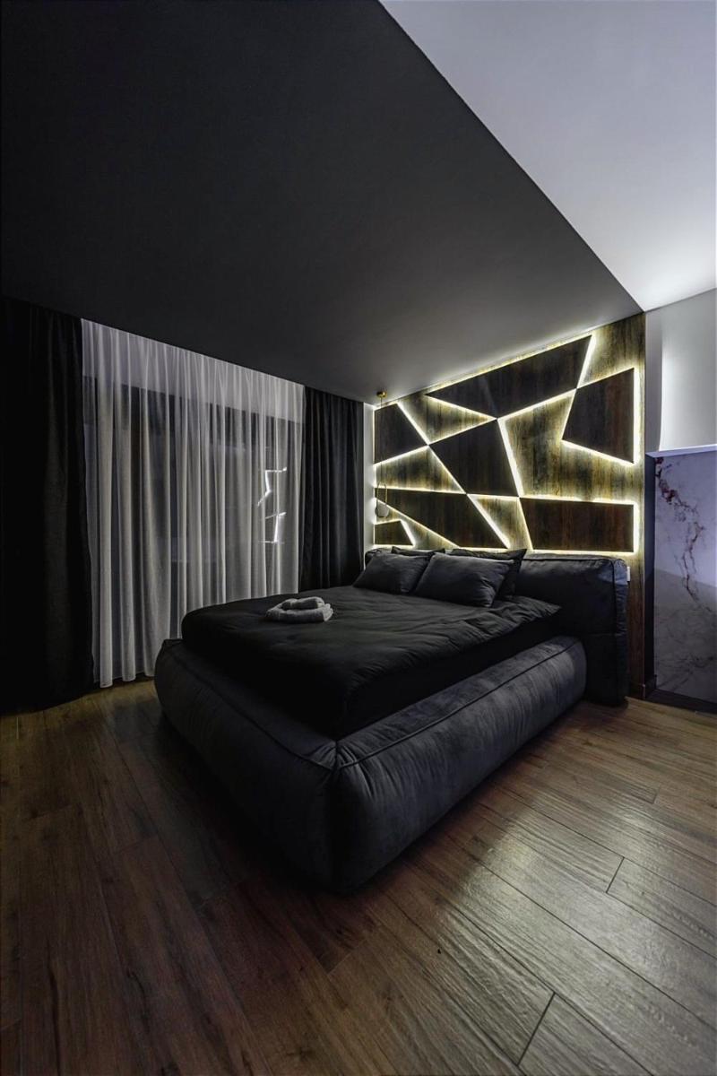 Dark Nest 1 - Housity