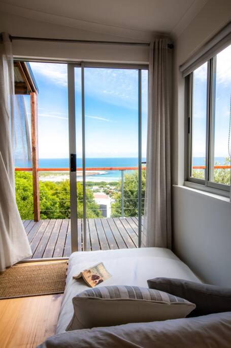 Serene Hide-Away with ocean views. - Housity