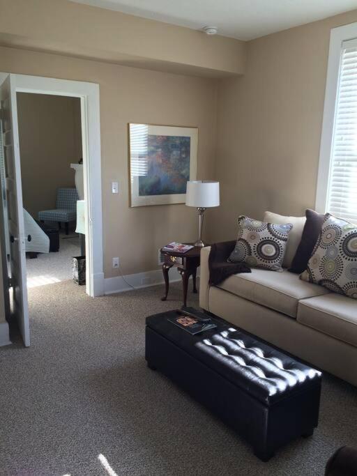 Your home away from home! First floor LTR discounts 533 - Housity
