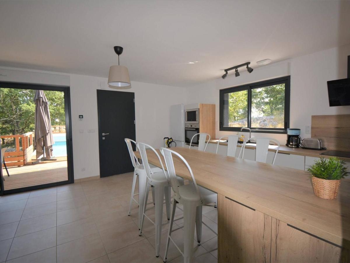 Suitetrails - Maison Saint-Alban-Auriolles, 4 pièces, 6 personnes - FR-1-382-140