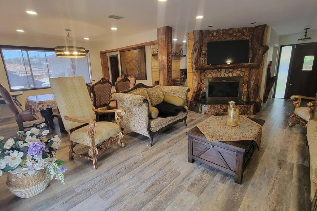 Special Vacation House/ Pool & Basketball Court - Housity