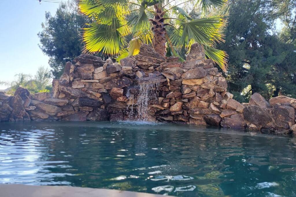 Special Vacation House/ Pool & Basketball Court - Housity