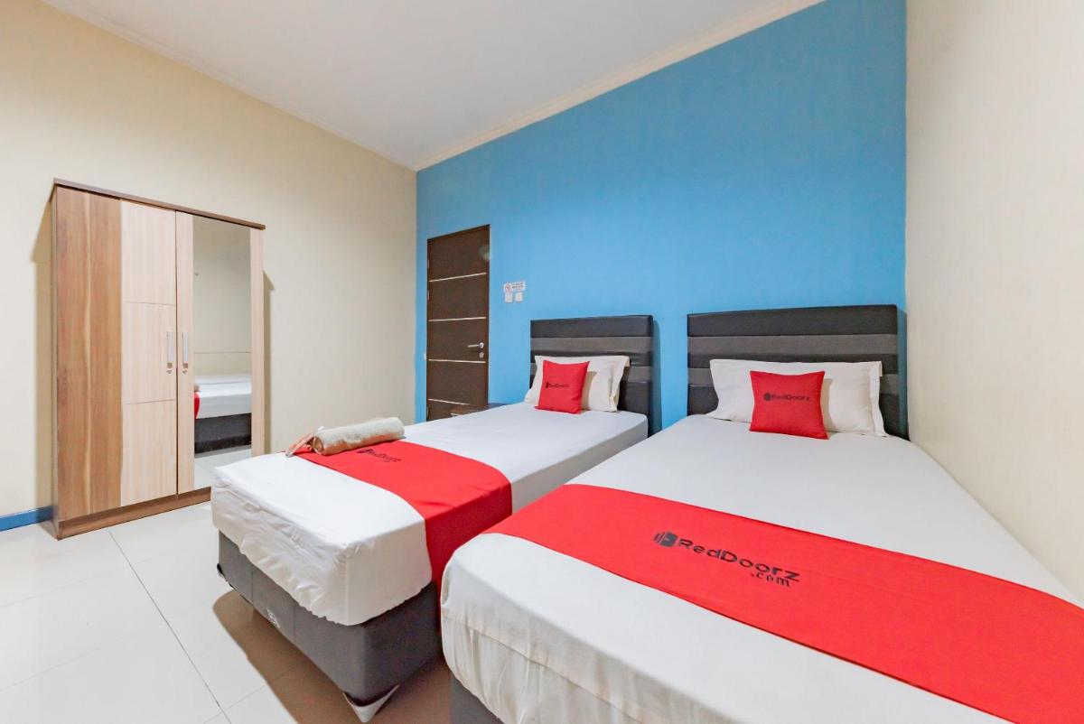 RedDoorz Syariah @ Pangeran Suryanata Samarinda - Housity