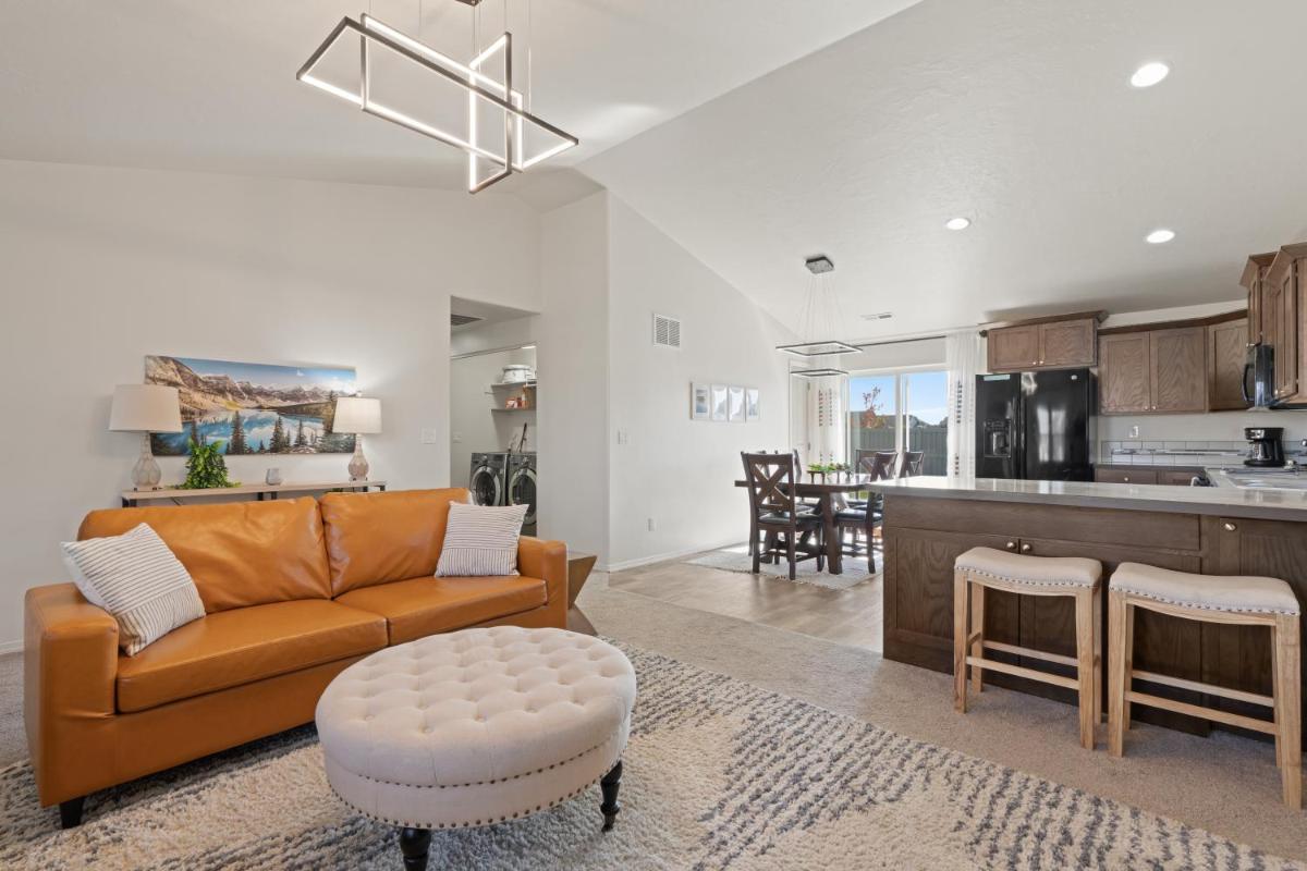 Urban Boho Caldwell 3 Bedroom Great for Families! - Housity