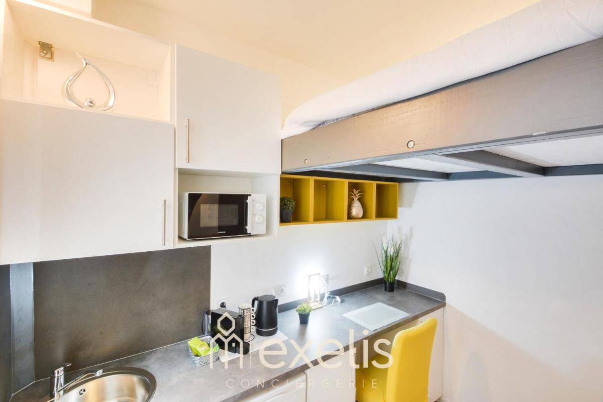 GuestReady - Vibrant and Modern Studio in Nancy - Housity