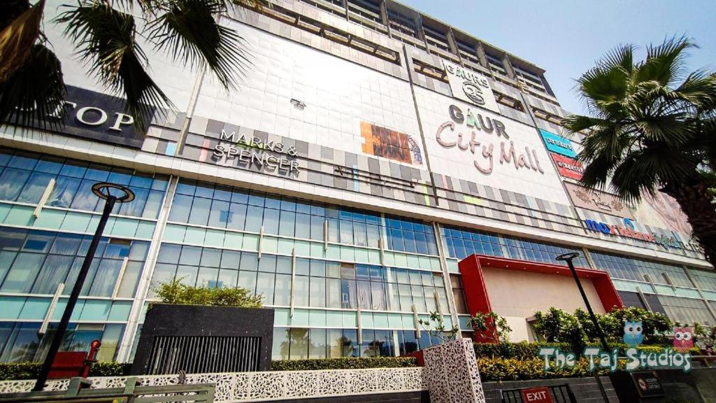 Taj Studios- 1st time in Noida, Stay at Serviced Studio Apartment Gaur City Mall - Housity