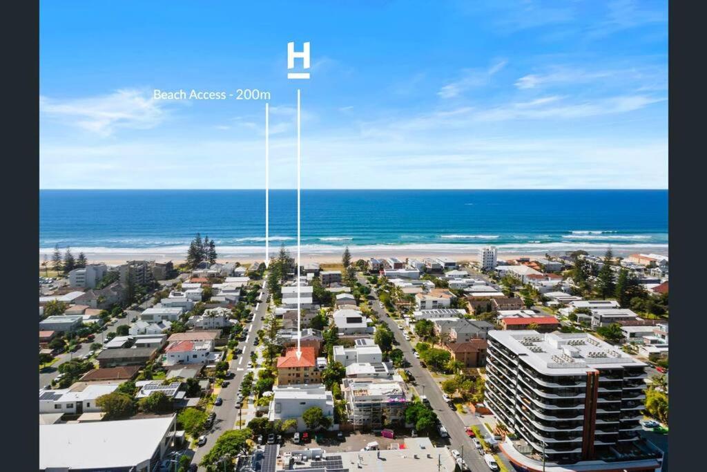 Beach Unit - Steps from the Beach! Sleeps 4. - Housity