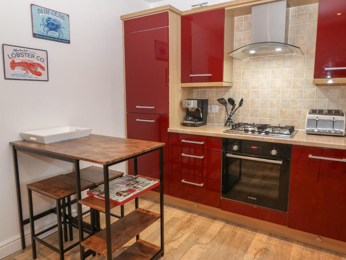 8 Pen Llanw Tides Reach - Housity