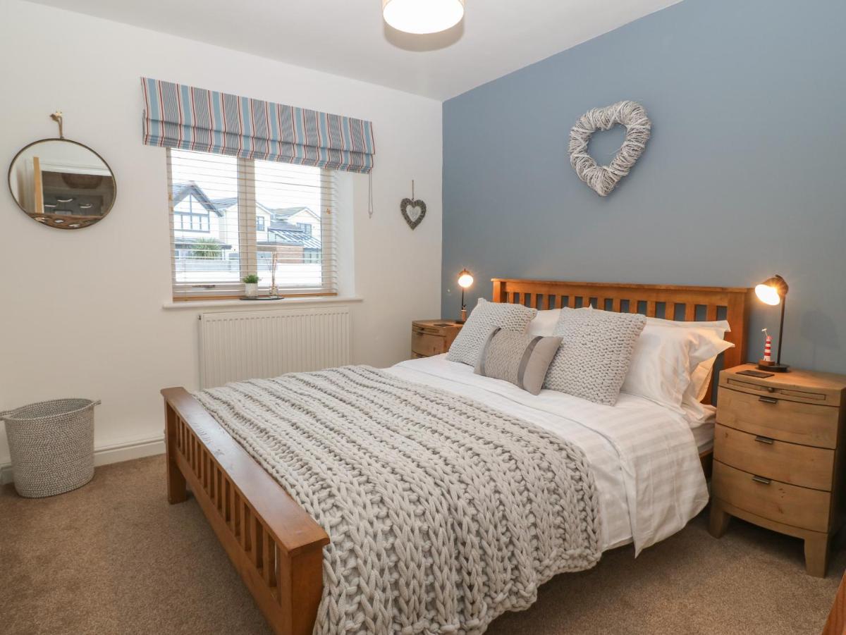 8 Pen Llanw Tides Reach - Housity