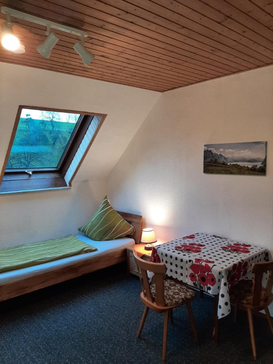 Gästezimmer Löhrbacher Tal - Housity