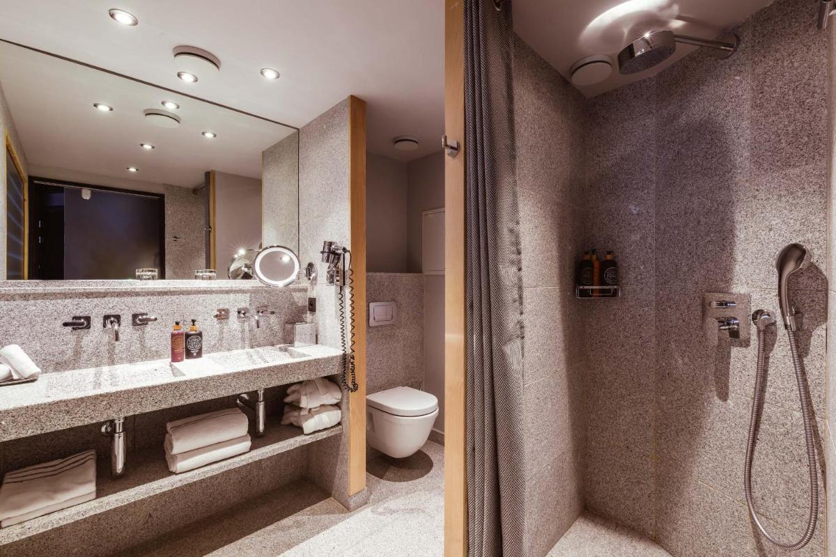 Salle de bains dans l'établissement Altapura Hôtel & Spa Val Thorens