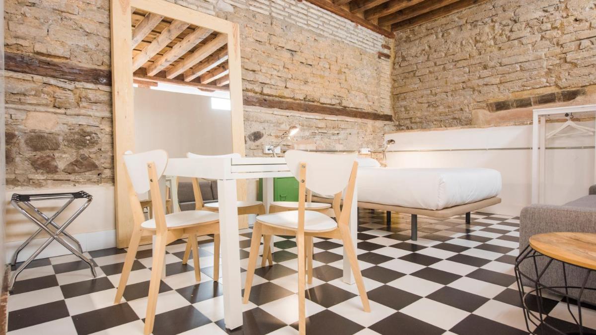 La Casa de la Tuerta by Toledo AP - Housity