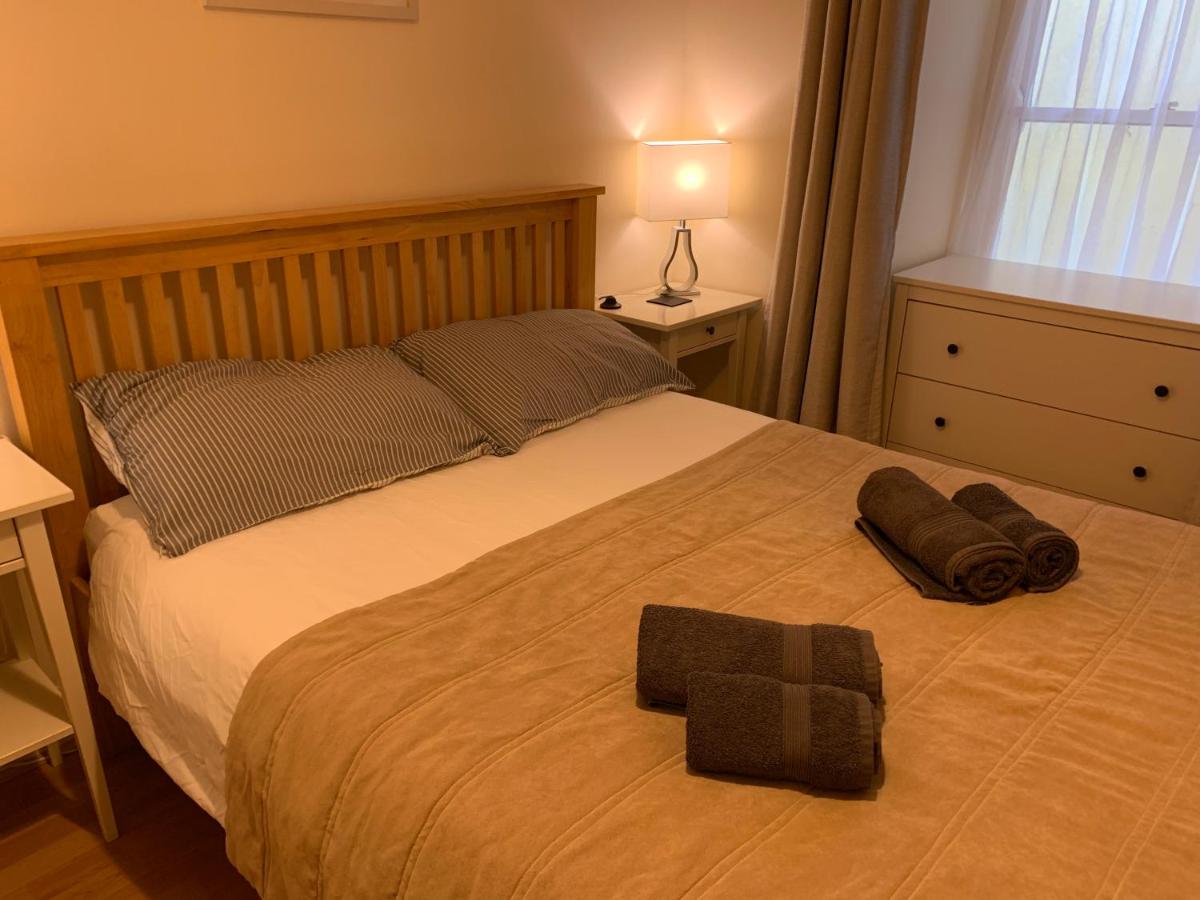 Newton’s Cradle - Housity