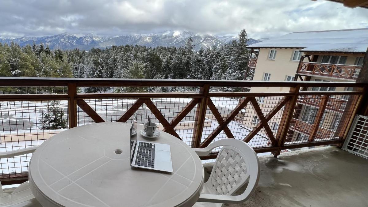 Vue générale sur la montagne ou vue sur la montagne depuis l'appart'hôtel