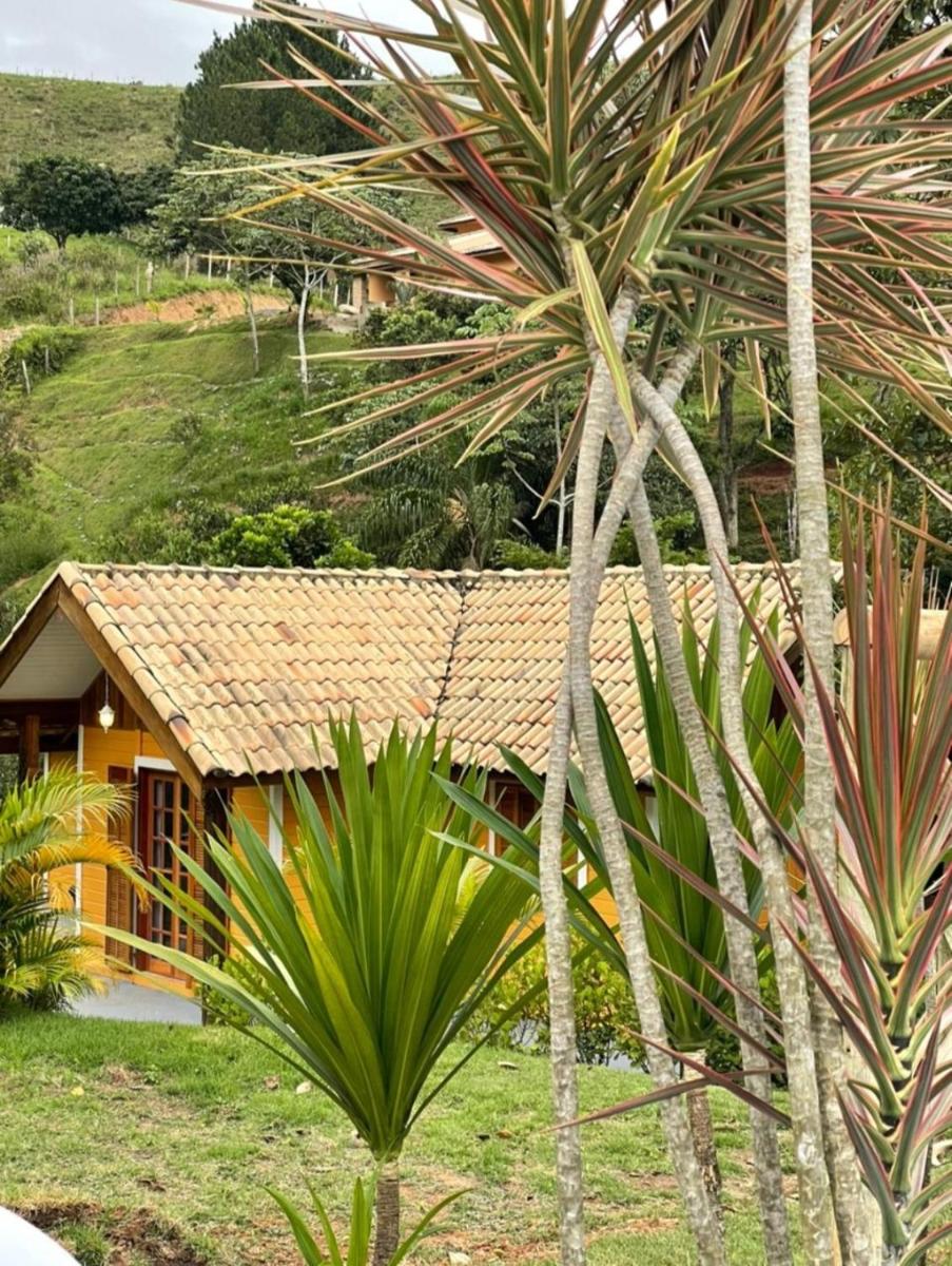 Chalé entre as Montanhas em SJC - Housity