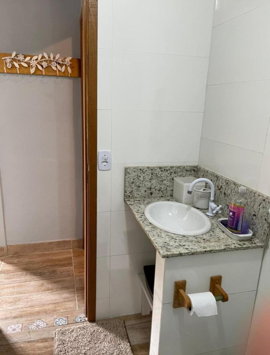 Chalé entre as Montanhas em SJC - Housity