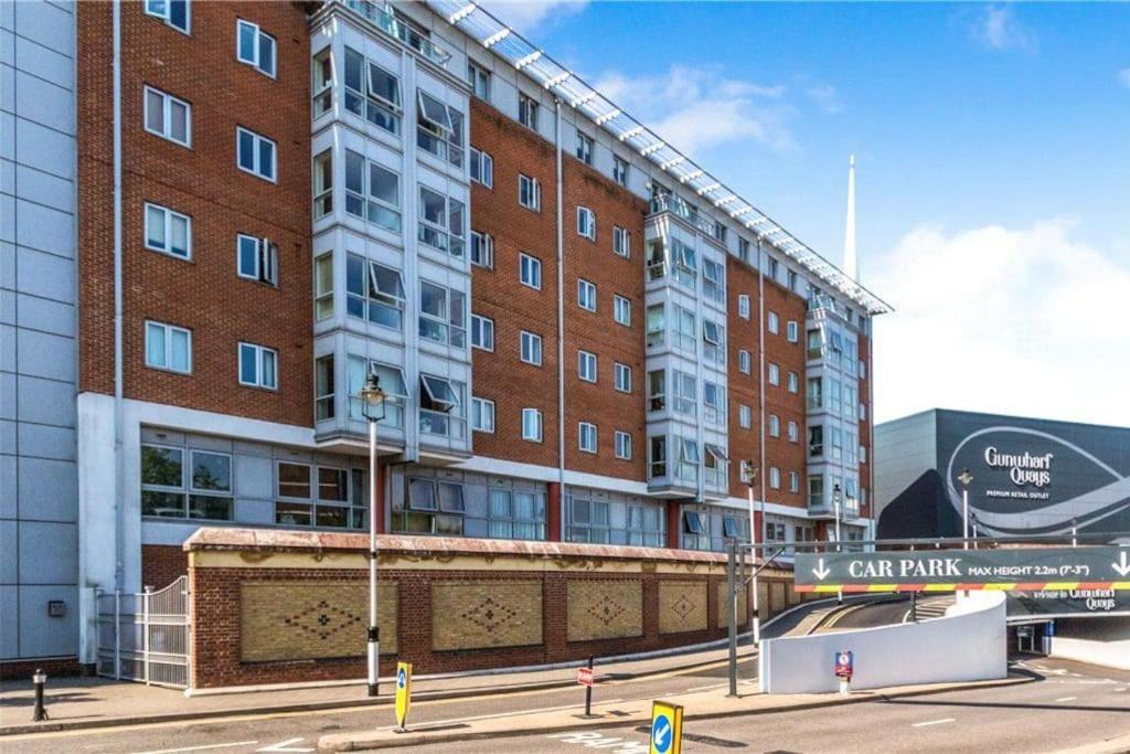 Stylish City Studio, in Gunwharf! - Housity