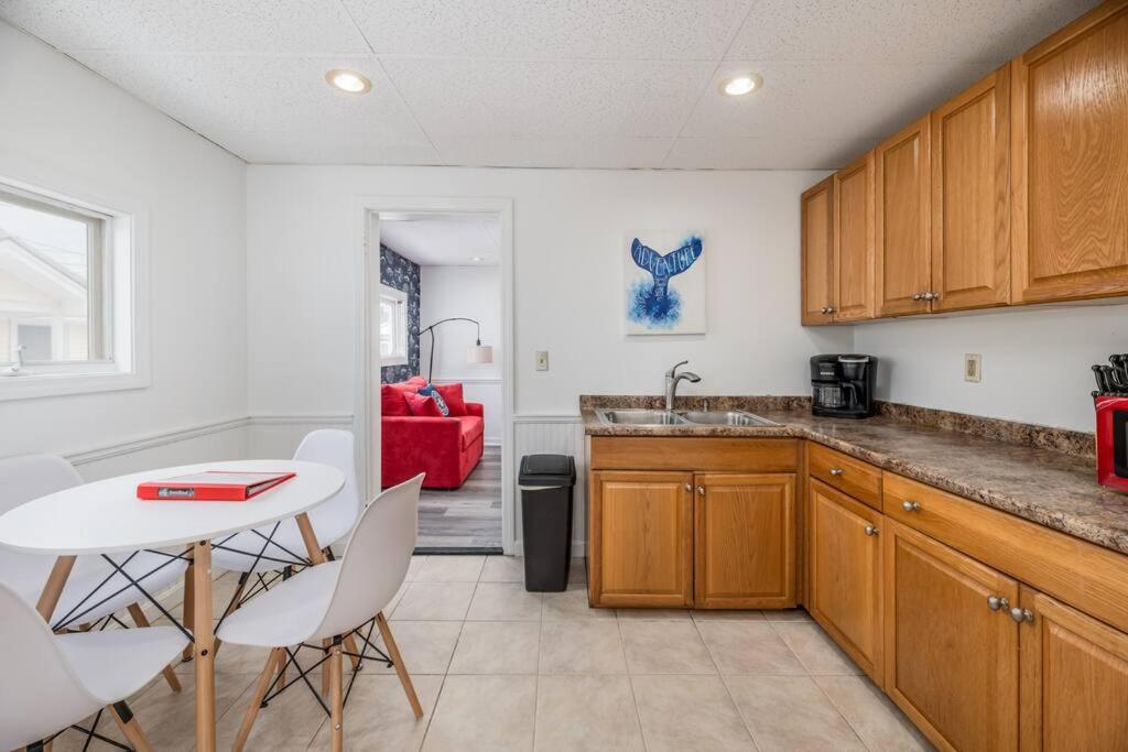 3 BD COTTAGE APT ONLY MINUTES TO BEACH - Housity