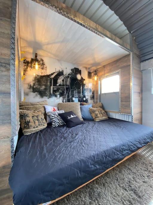Gleis 2, Waggon mit Ofen, optional mit Whirlpool und Sauna - Hizvo