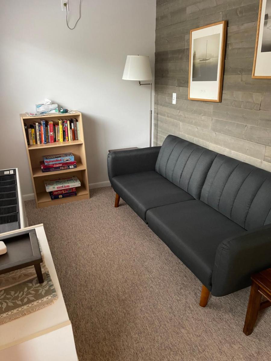 Lakeside Condo with plenty of amenities close to Bristol Mountain - permit - 2024-0018 - Housity