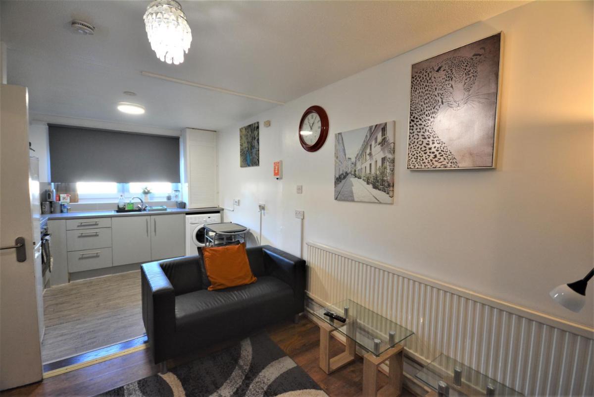 2 Bedroom Apartment Near Excel Exhibition Centre London - Housity