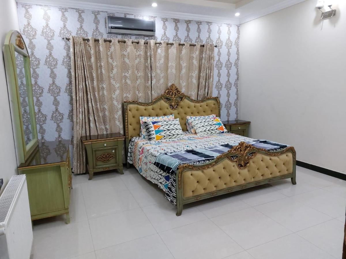 Suitetrails - Beautiful 3-Bed House in Islamabad