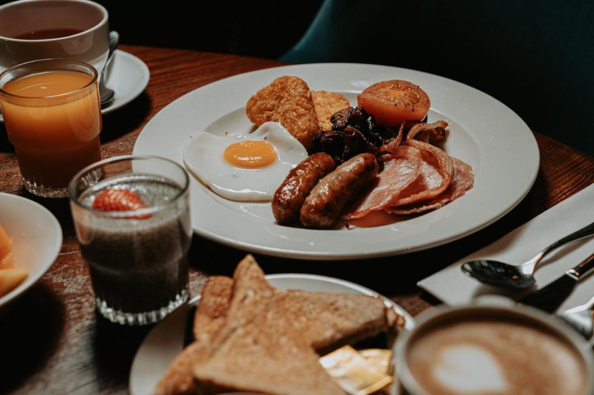 Clayton Hotel Birmingham - Housity