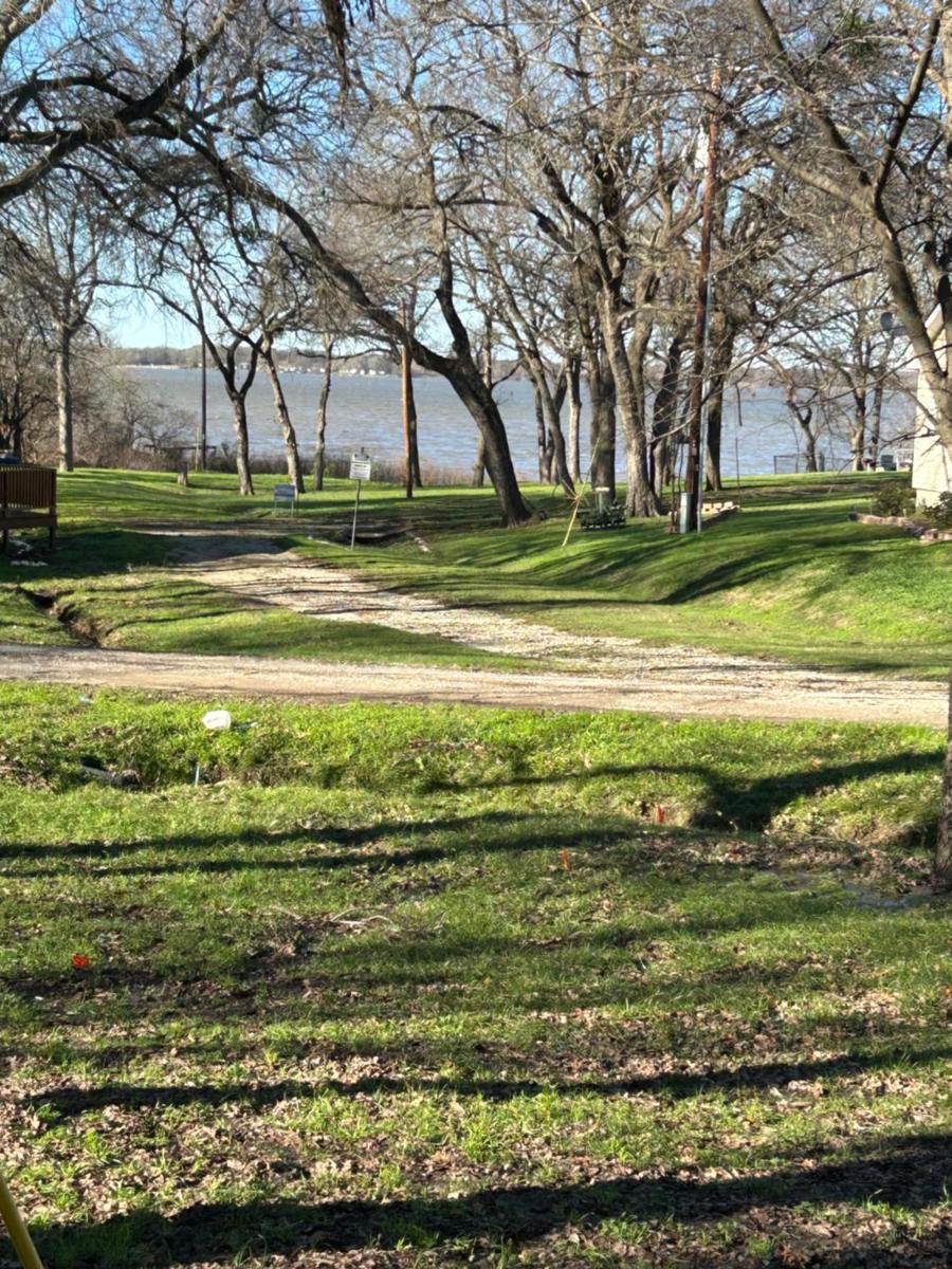 Rustic Country Lake Tawakoni Cabin - Housity