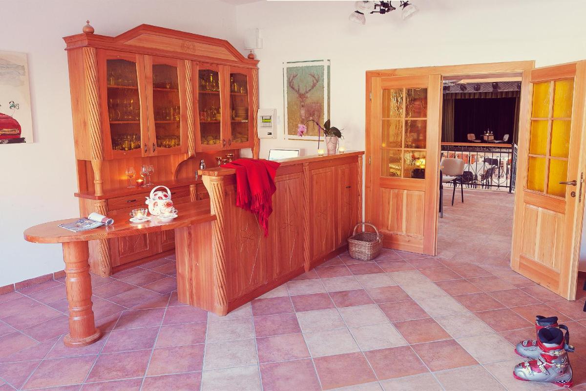 Guesthouse Macesen - Housity