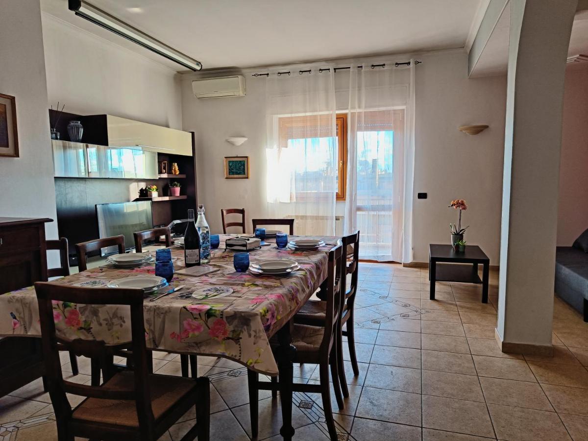 Avellini - Delightful and Spacious Apartment with terrace - near Metro A Cornelia - Housity