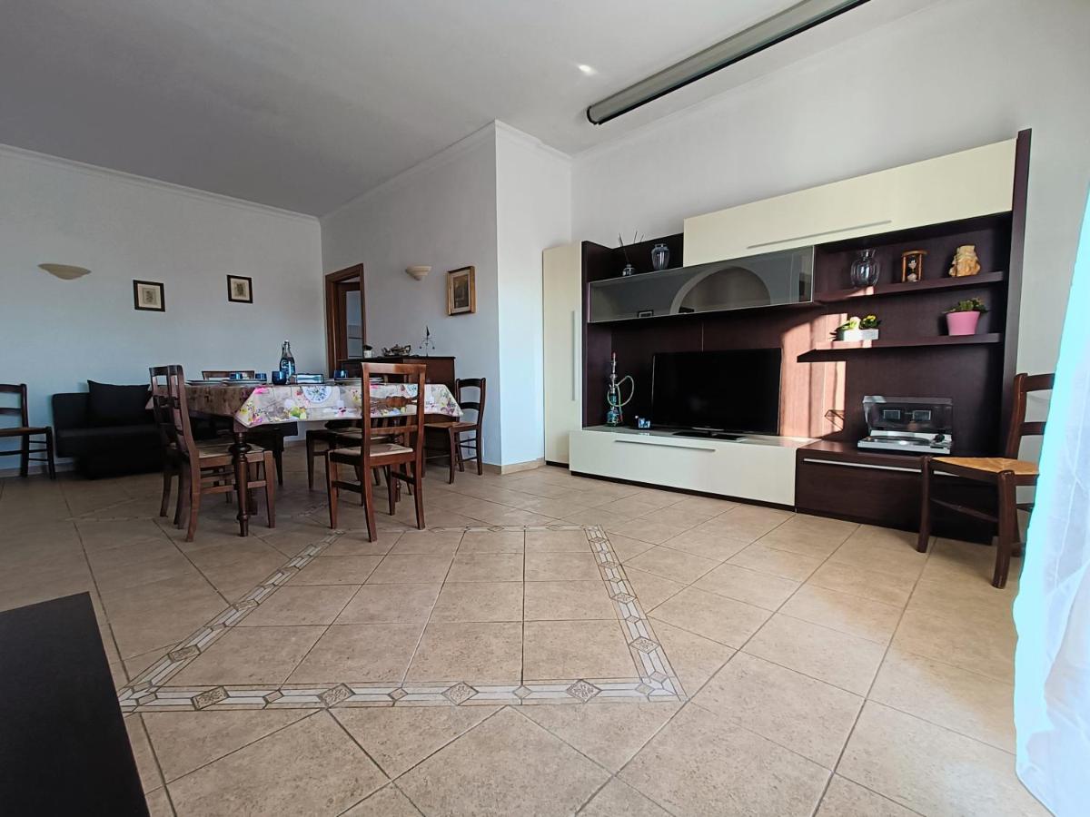Avellini - Delightful and Spacious Apartment with terrace - near Metro A Cornelia - Housity