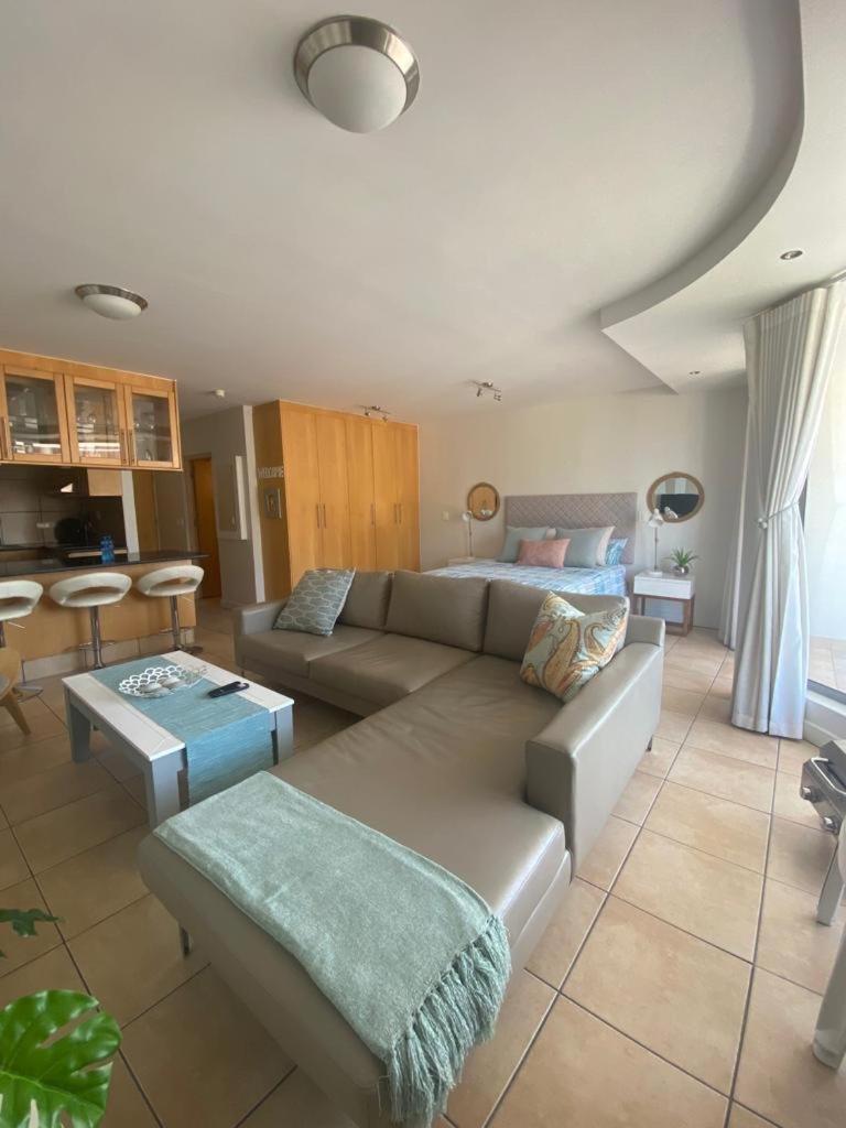 Hibernian Gem - 1 Bed Studio Apartment at the beach - Housity