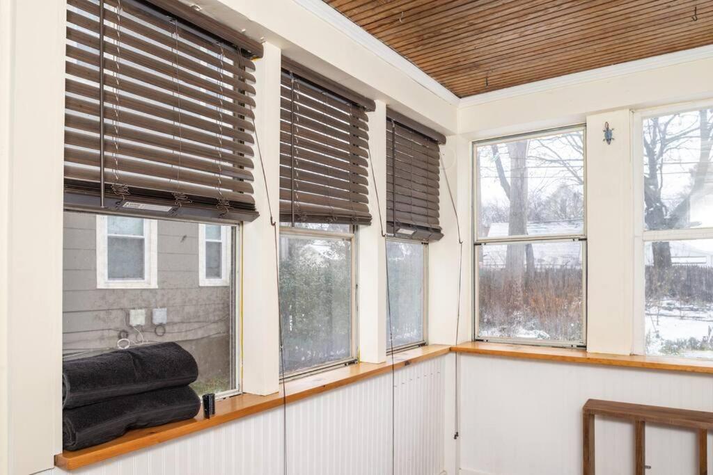 Edge of the Wedge - Rochesters most convenient home - Housity