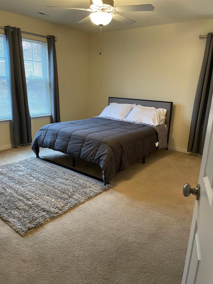 4 bedroom home close to city of Richmond - Housity