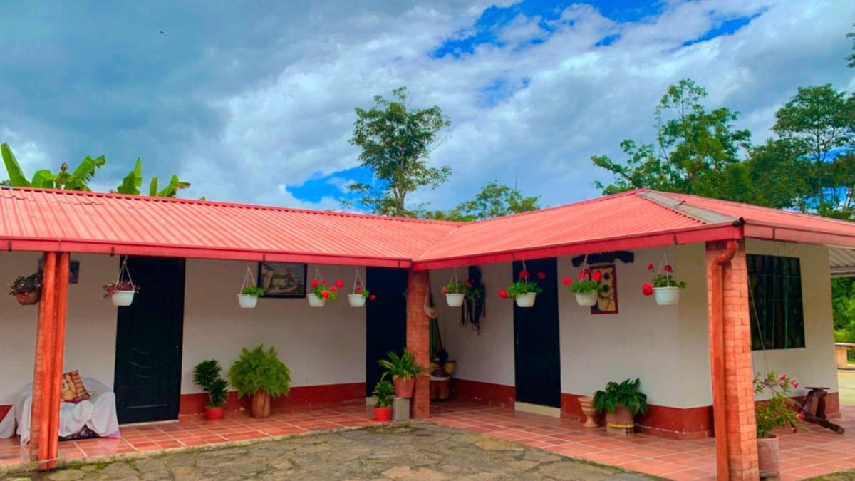 Finca Casa Roja Zetaquira - Housity