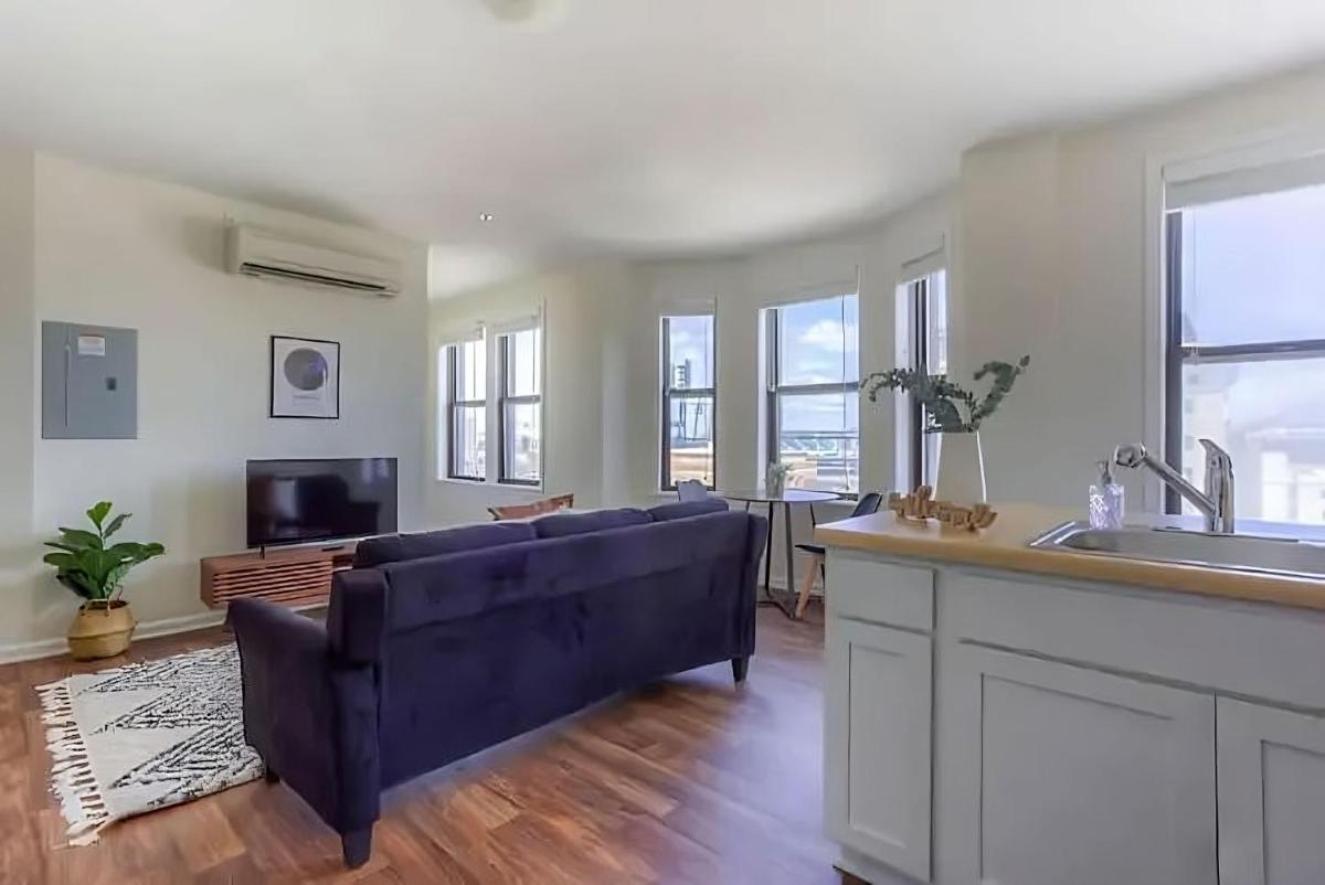 Perfect 1BR In Prime Location & View of Stadiums - Housity