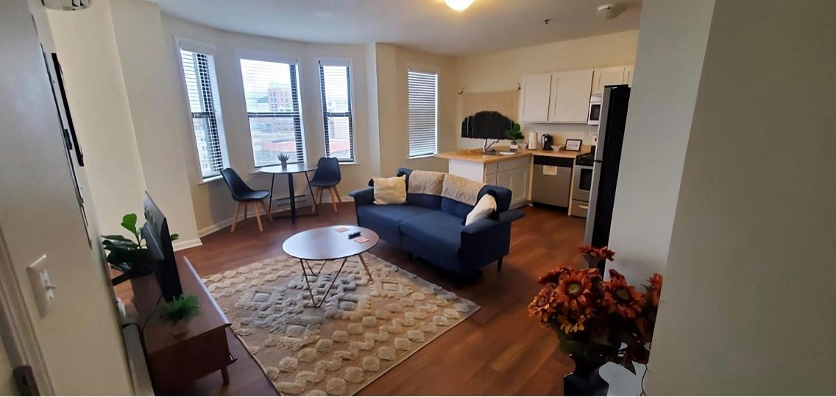 Perfect 1BR In Prime Location & View of Stadiums - Housity