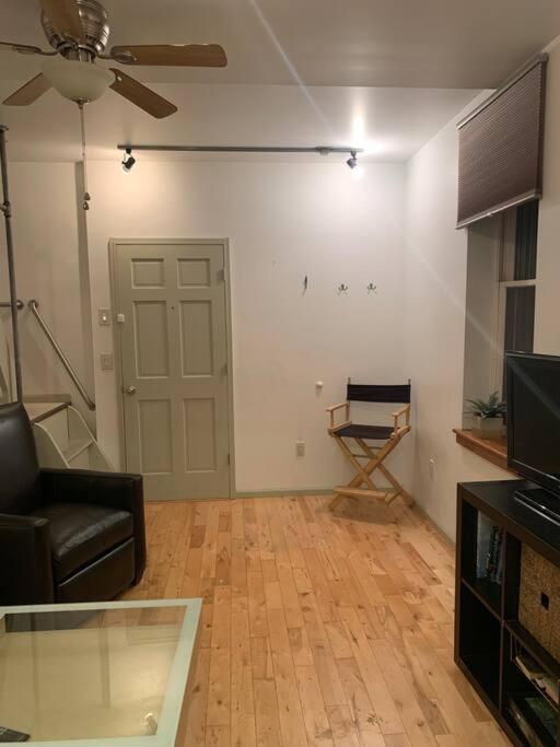 Northern Liberty Lovely 1 bedroom Loft with Patio 2 Queen plus Sofa bed Apt A - Housity
