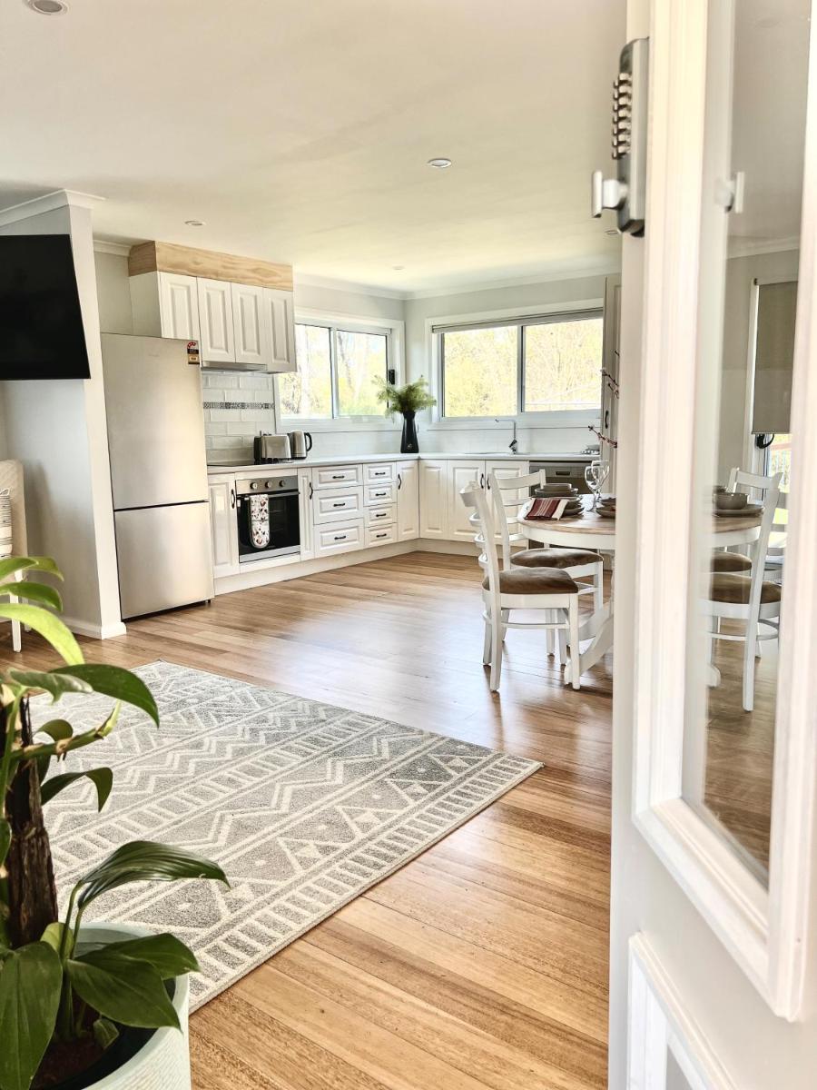 Alpine Riverside Accommodation - Housity