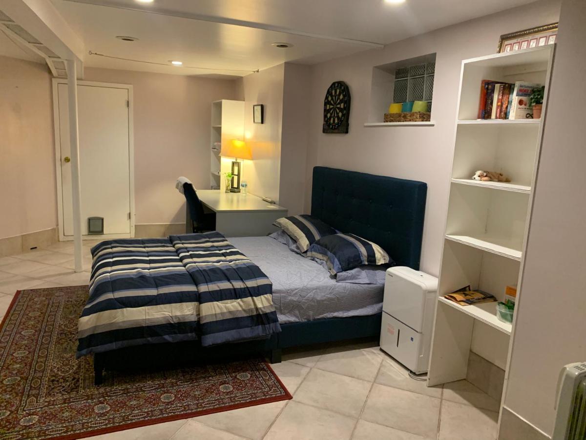 Separate big room near JFK and LaGuardia airport - Housity
