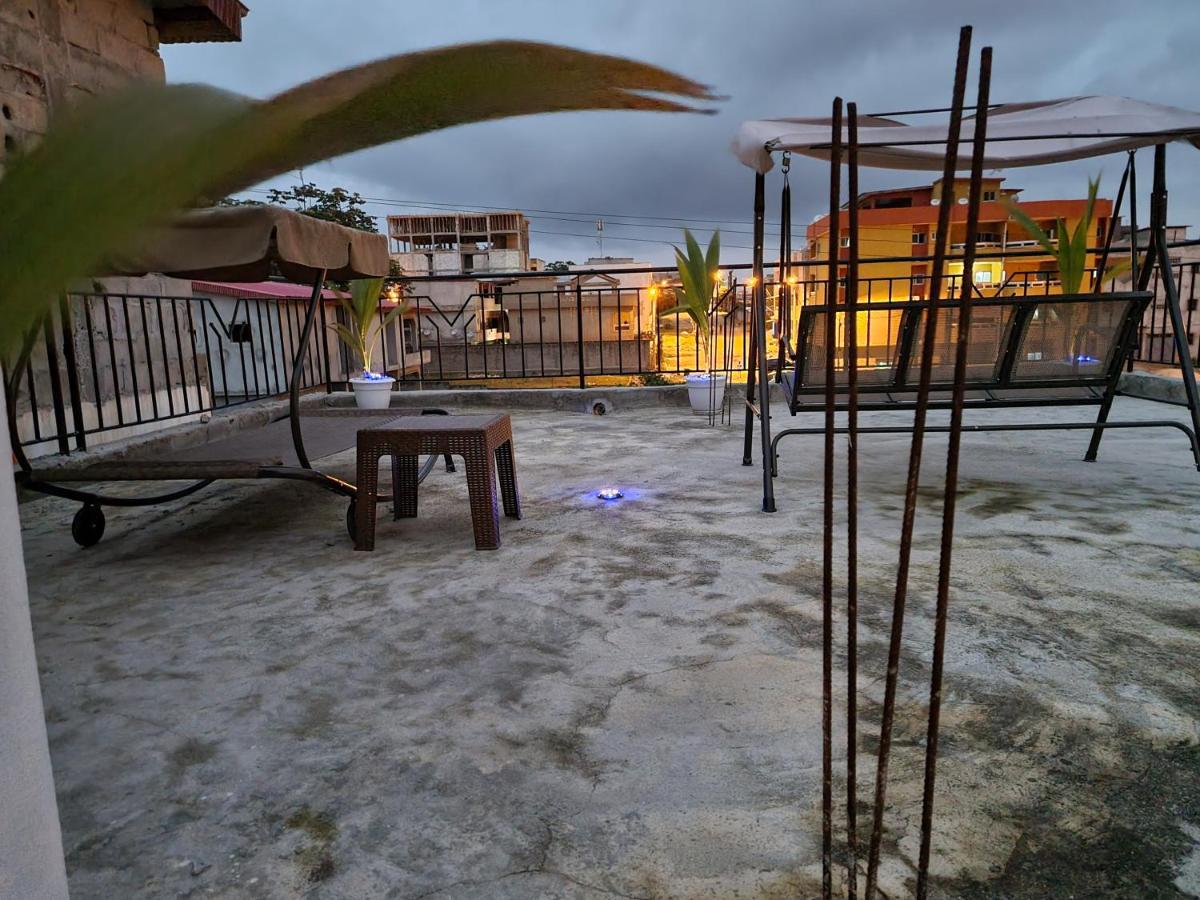 Suitetrails - Luxury 4 Bedroom House With rooftop