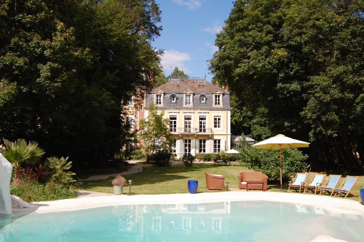 Château de Corcelle - Chambres et table d\'hôtes - Housity