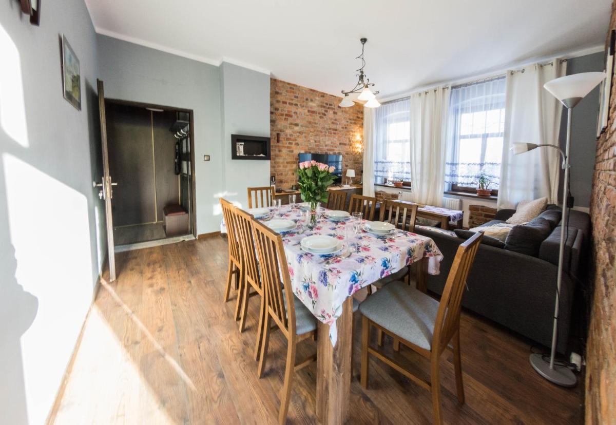 Apartamenty Izerskie - ul. Wczasowa 8 - Housity