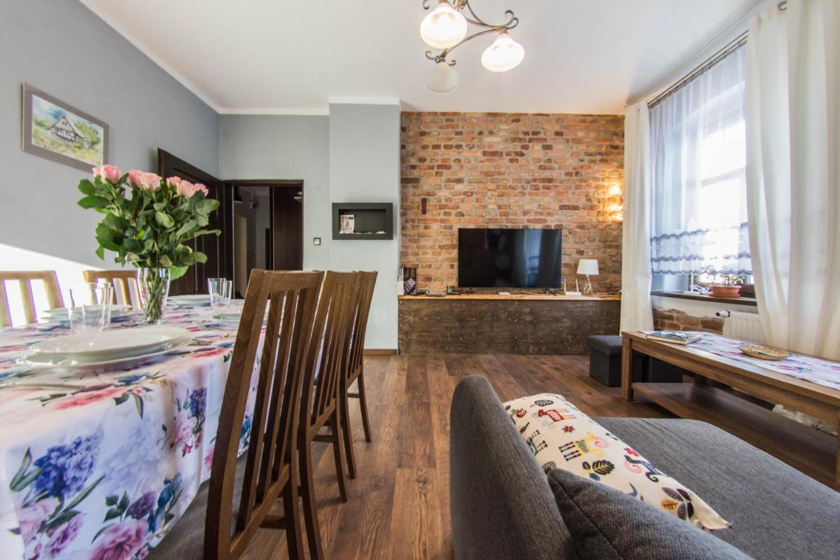 Apartamenty Izerskie - ul. Wczasowa 8 - Housity