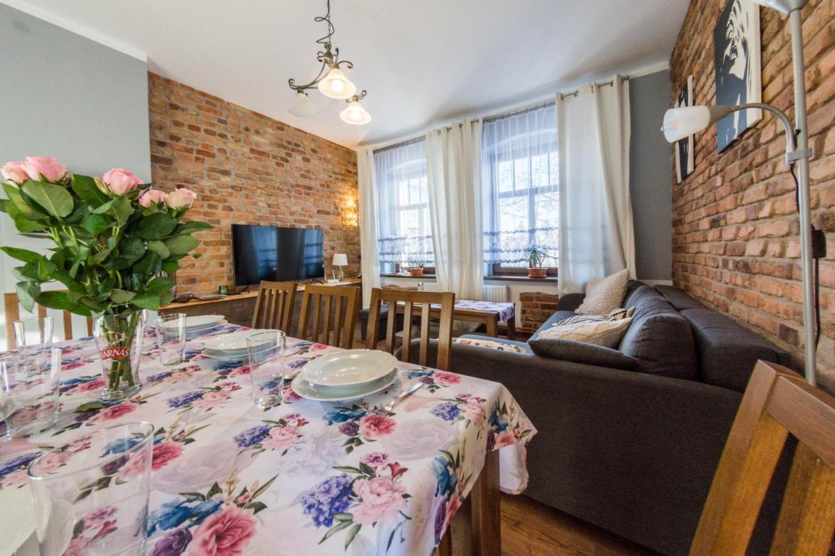 Apartamenty Izerskie - ul. Wczasowa 8 - Housity