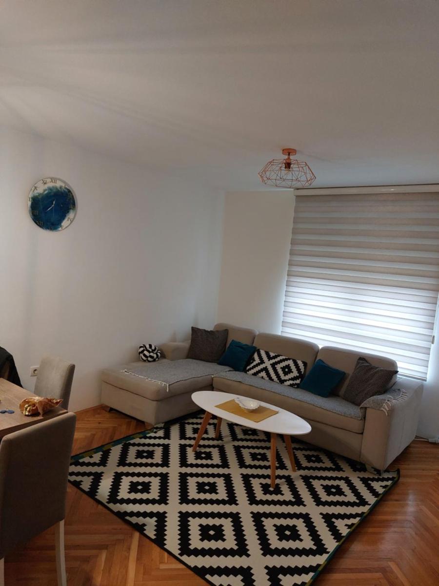 Stan na dan Banja luka - Housity