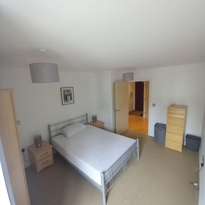 Centrally situated 1 bedroom apartment! - Housity