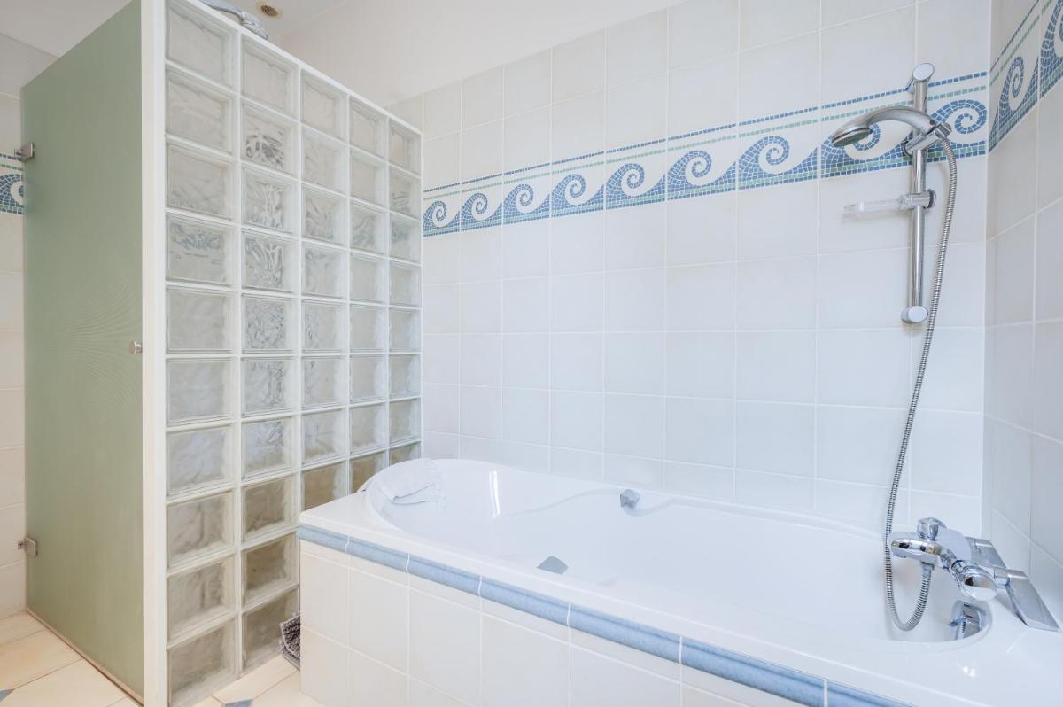 Grand appartement 8 personnes terrasse privative hyper centre calme - Housity