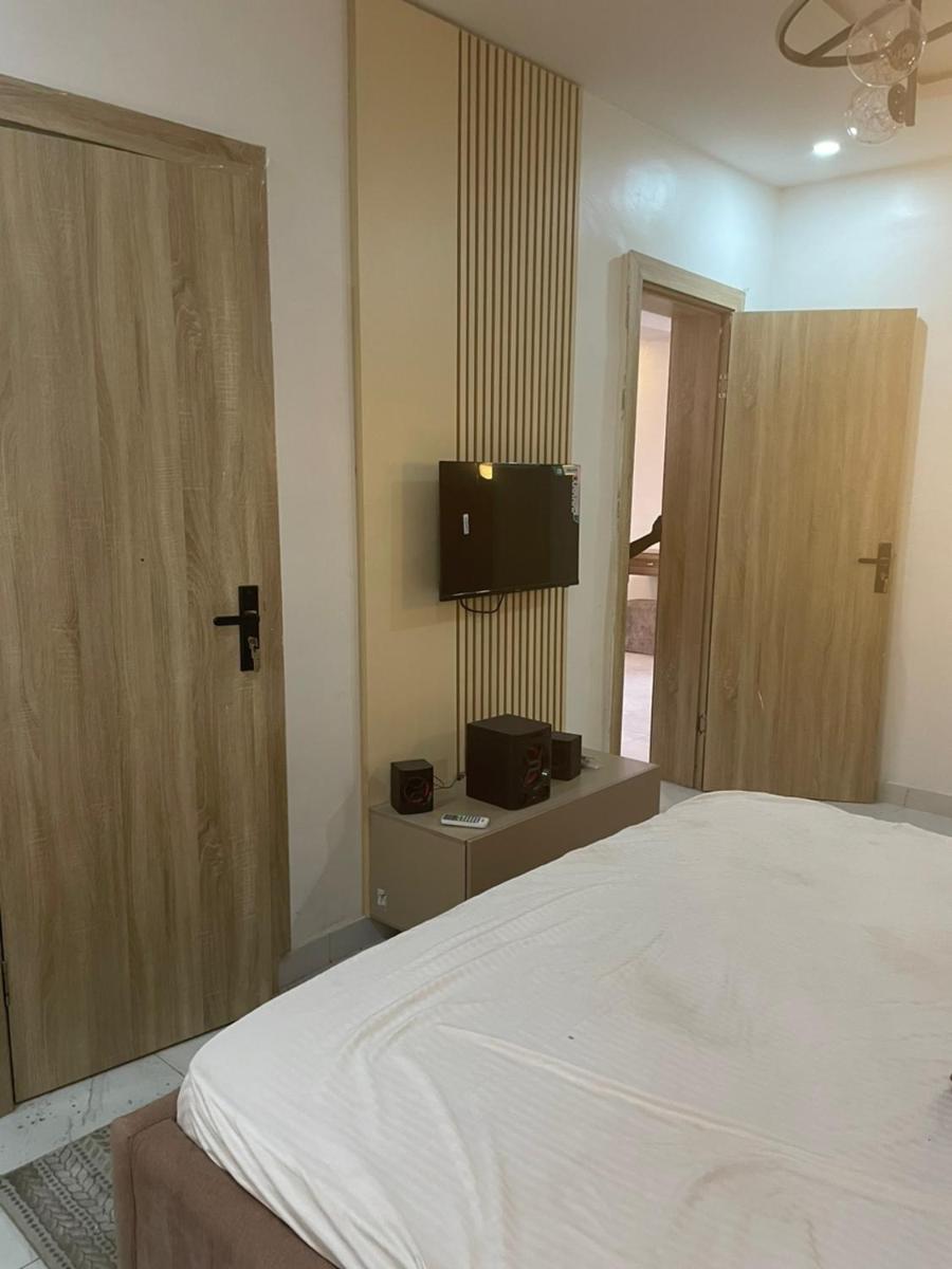 mimi luxury 2 bedroom with pool ikate - Housity