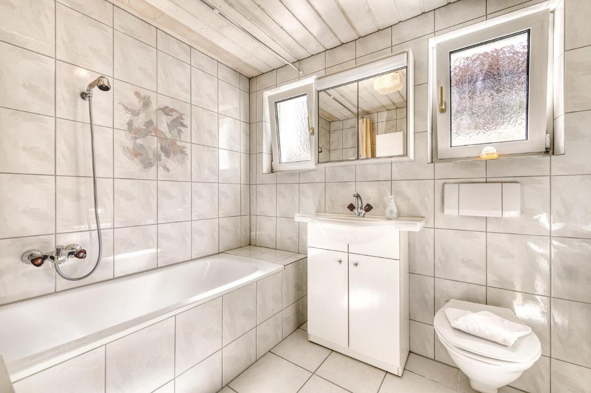 Suitetrails - Familienferienwohnung Buerserberg Dorf by A-Appartments